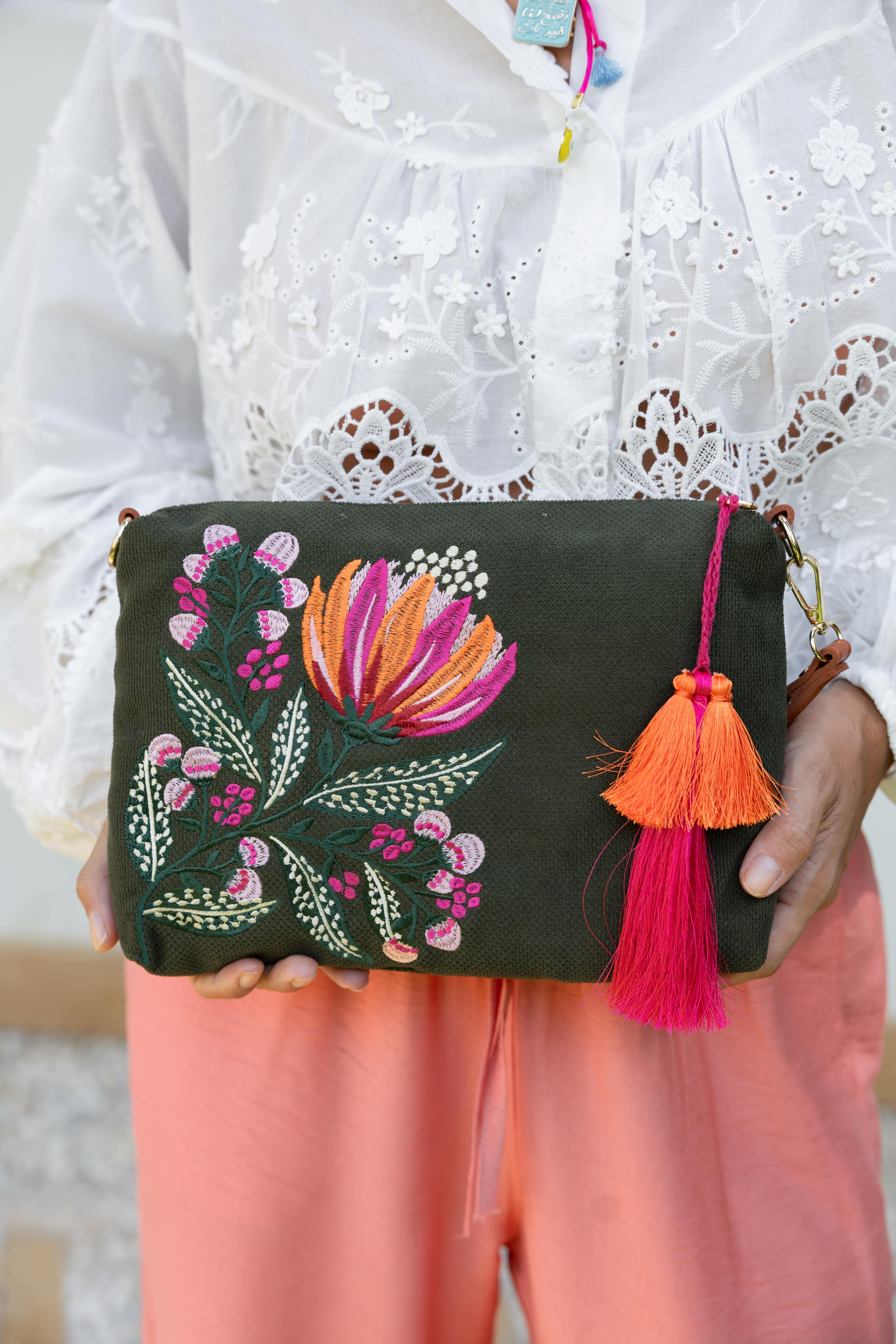 Olive Clutch