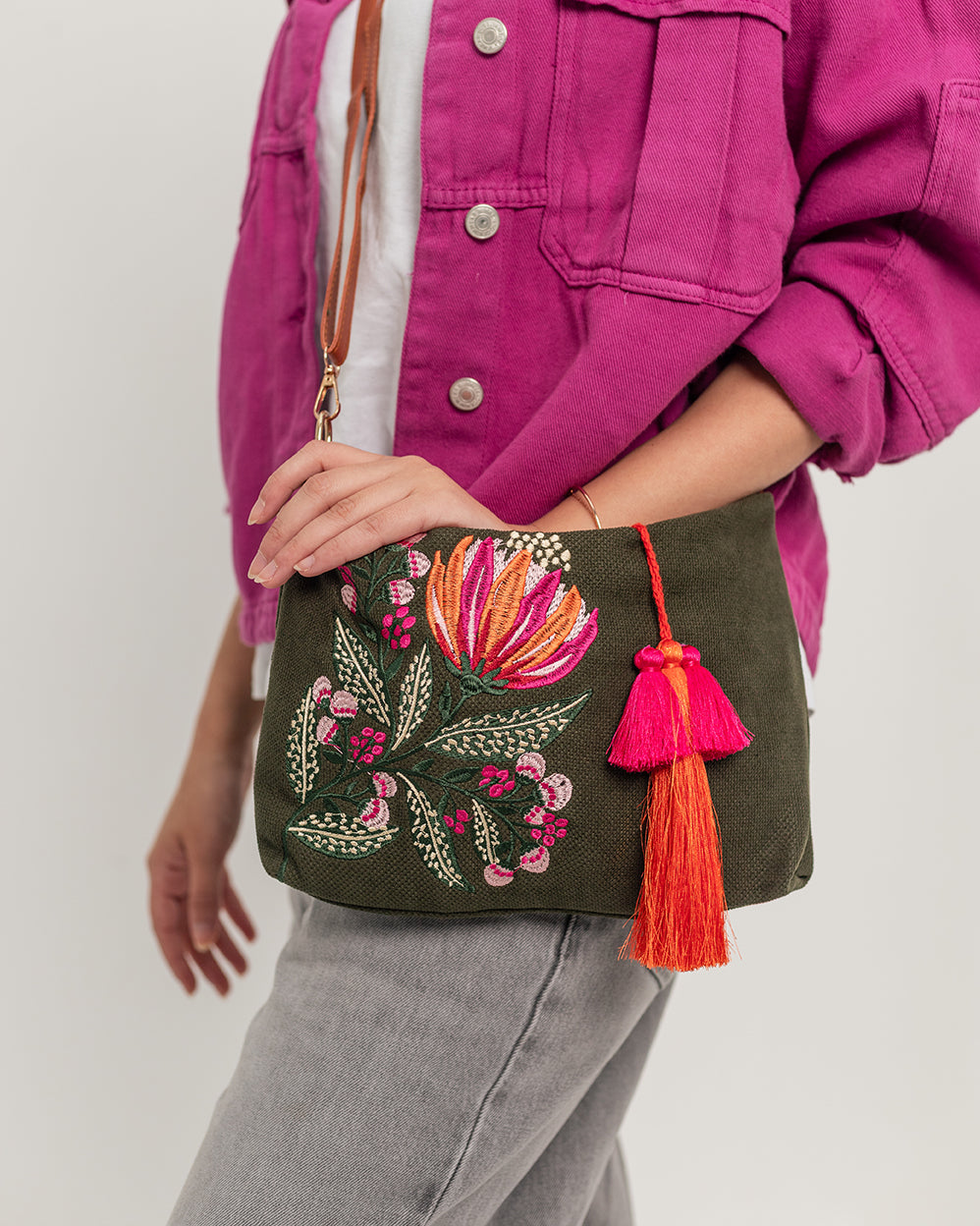 Olive Clutch